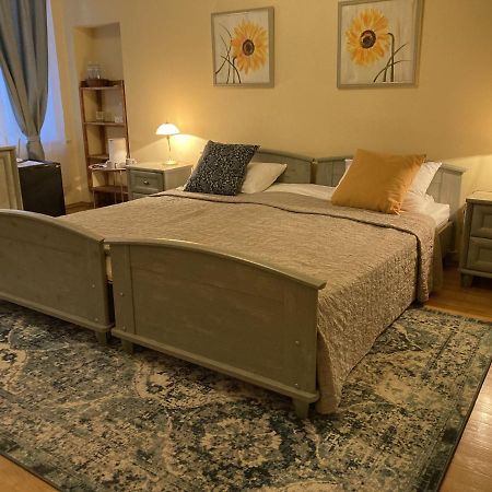 Sunflower B&B Киев Экстерьер фото